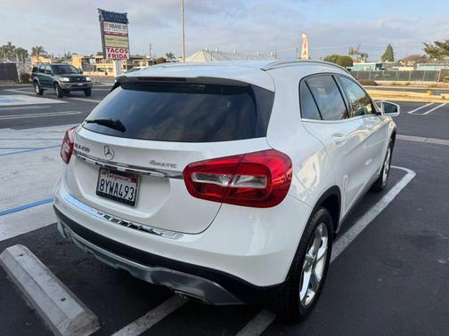 White 2018 Mercedes-Benz GLA 250 4MATIC