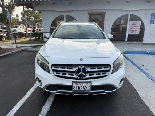 White 2018 Mercedes-Benz GLA 250 4MATIC