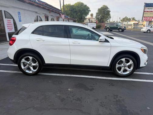 White 2018 Mercedes-Benz GLA 250 4MATIC