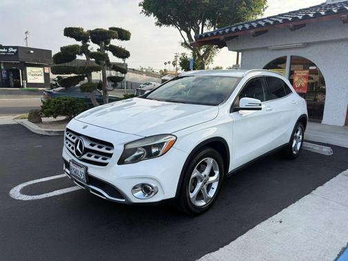 White 2018 Mercedes-Benz GLA 250 4MATIC