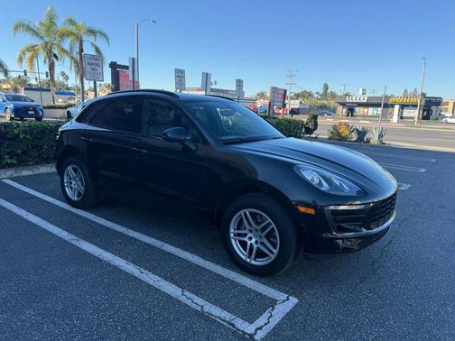2017 Porsche Macan Sport Utility 4D