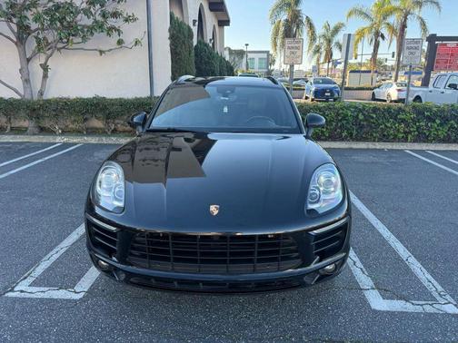 2017 Porsche Macan Sport Utility 4D