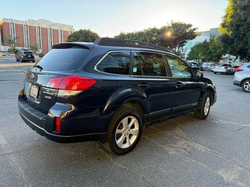 2013 Subaru Outback 2.5i Premium