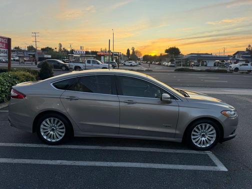 2016 Ford Fusion Energi SE Luxury