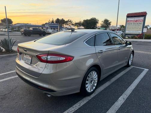 2016 Ford Fusion Energi SE Luxury
