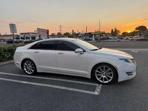 2016 Lincoln MKZ Hybrid Base