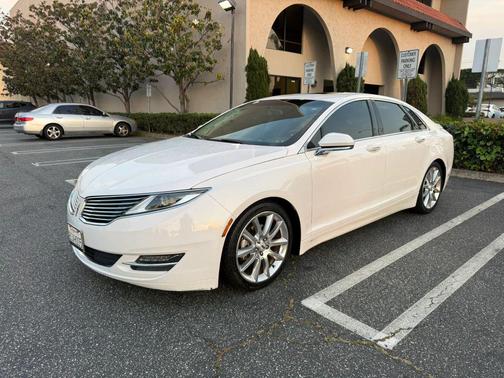 2016 Lincoln MKZ Hybrid Base
