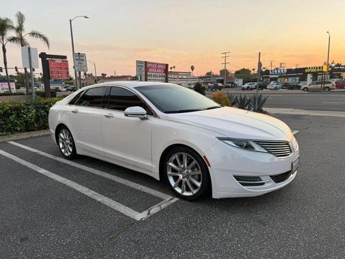 2016 Lincoln MKZ Hybrid Base
