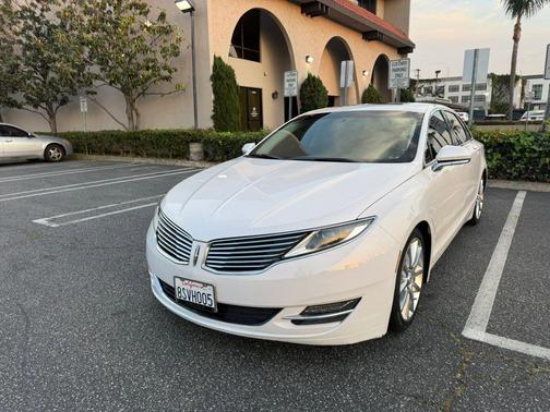 2016 Lincoln MKZ Hybrid Base
