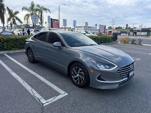 2021 Hyundai SONATA SE