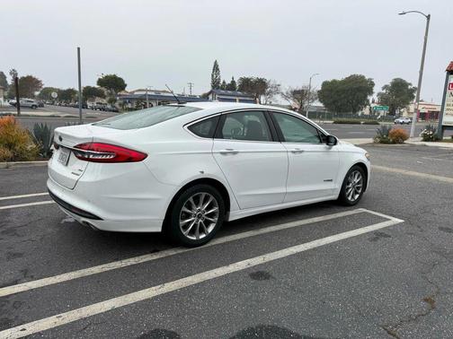 2017 Ford Fusion Hybrid SE