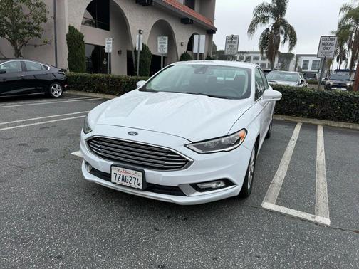 2017 Ford Fusion Hybrid SE