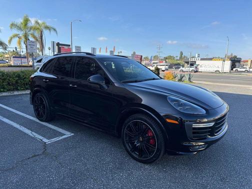 2016 Porsche Cayenne GTS