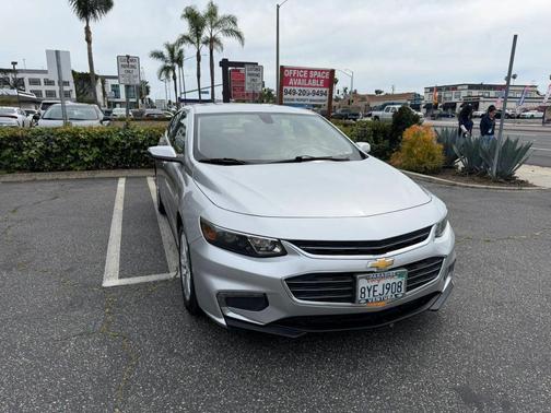 Silver 2018 Chevrolet Malibu Hybrid Base