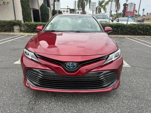 2018 Toyota Camry Hybrid LE