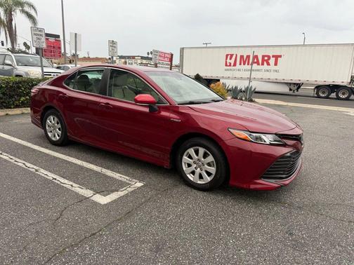 2018 Toyota Camry Hybrid LE