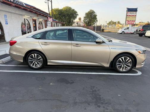 Tan 2018 Honda Accord Hybrid EX