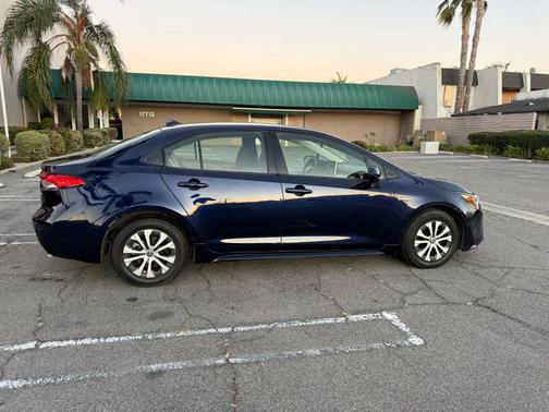 2020 Toyota Corolla Hybrid SE