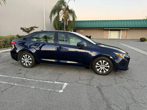 2020 Toyota Corolla Hybrid SE