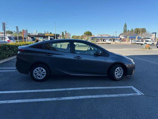 2016 Toyota Prius Two