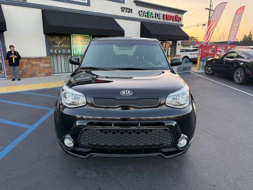 Black 2016 Kia Soul +