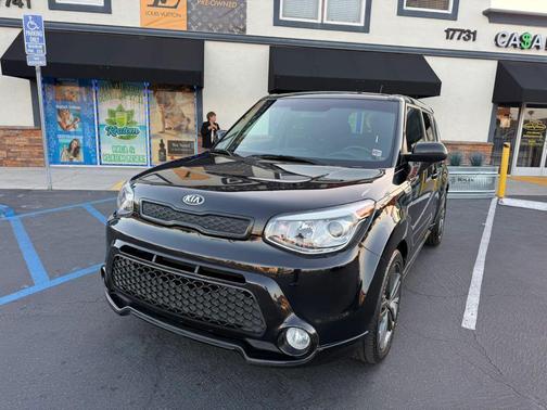Black 2016 Kia Soul +