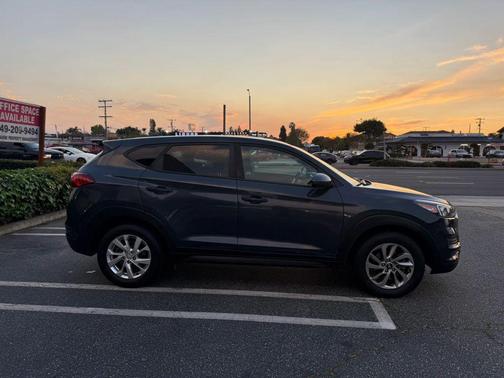 Blue 2019 Hyundai TUCSON SE