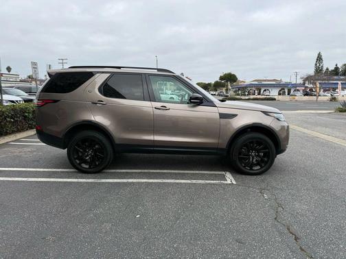 2017 Land Rover Discovery HSE LUXURY
