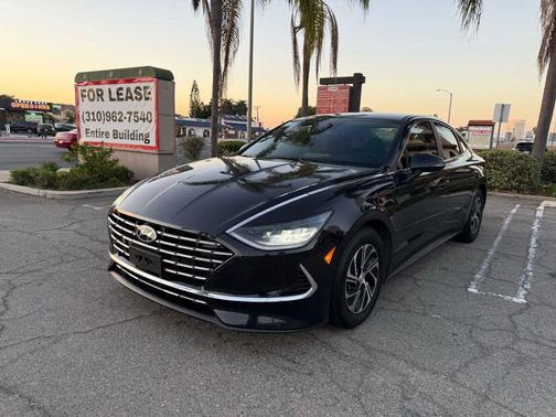 2023 Hyundai SONATA Hybrid SE