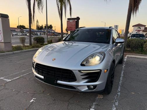 2017 Porsche Macan Sport Utility 4D