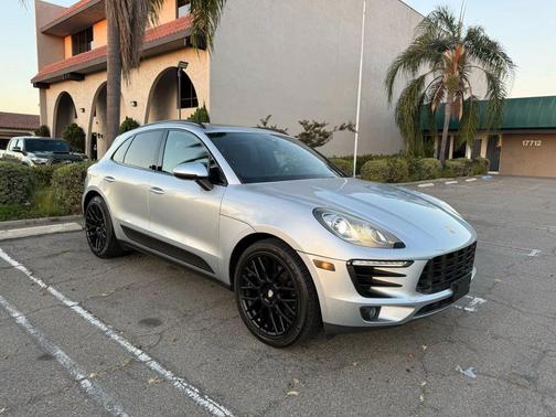 2017 Porsche Macan Sport Utility 4D