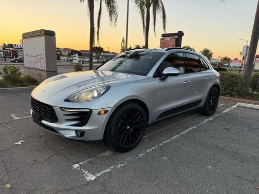 2017 Porsche Macan Sport Utility 4D