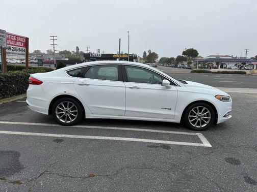 2017 Ford Fusion Hybrid SE