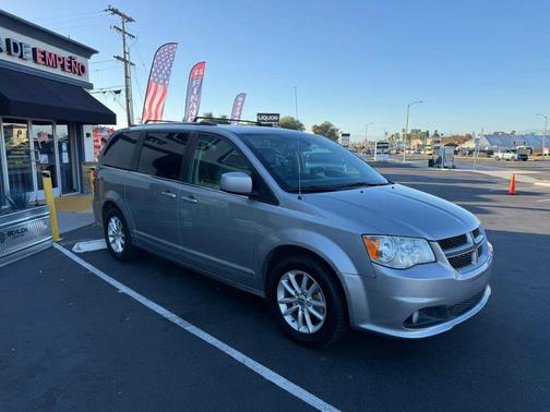 Silver 2019 Dodge Grand Caravan SXT