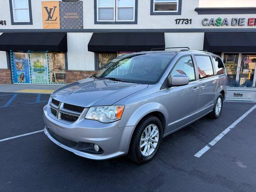 Silver 2019 Dodge Grand Caravan SXT