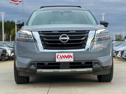 2023 Nissan Pathfinder Platinum FWD
