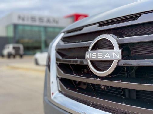 2023 Nissan Pathfinder Platinum FWD