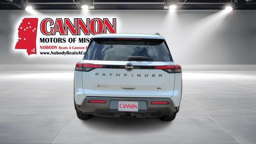 Everest White Pearl Tricoat 2026 Nissan Pathfinder SL