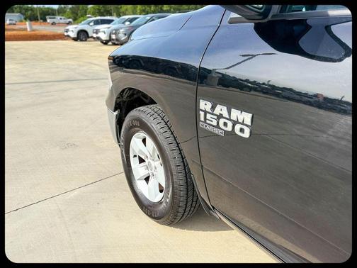 Diamond Black Crystal Pearlcoat 2024 RAM 1500 Classic SLT