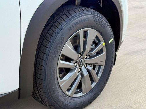 Everest White Pearl Tricoat 2026 Nissan Pathfinder SV