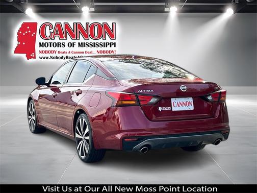 2020 Nissan Altima SR FWD