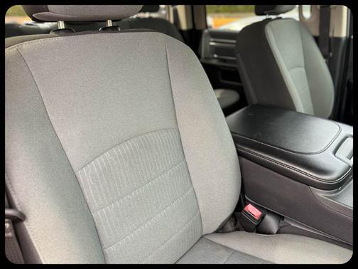 Bright White Clearcoat 2022 RAM 1500 Classic SLT