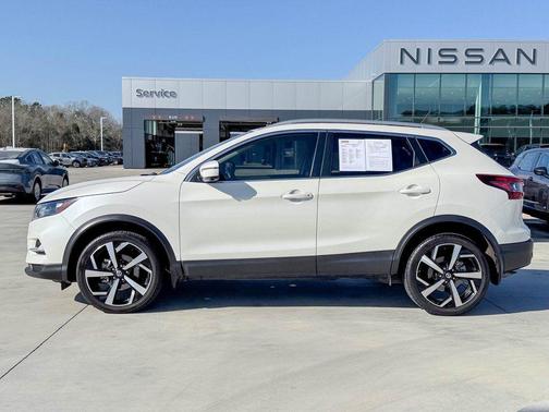 2022 Nissan Rogue Sport SL