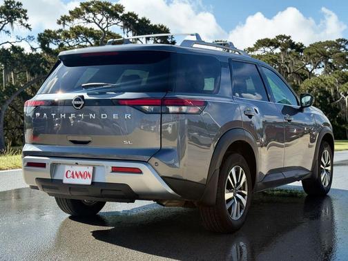 Gun Metallic 2025 Nissan Pathfinder SL FWD