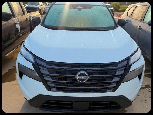 Glacier White 2026 Nissan Rogue S