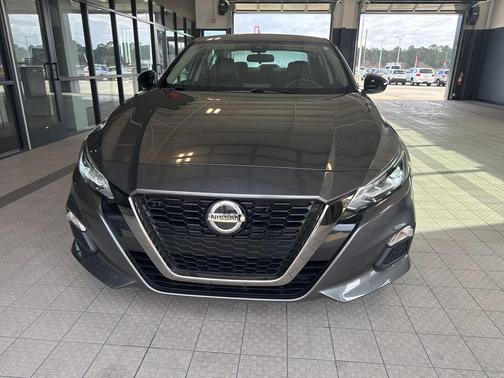 2020 Nissan Altima SR FWD