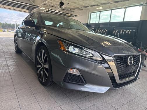 2020 Nissan Altima SR FWD