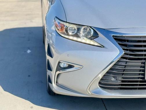 2017 Lexus ES 350 Base