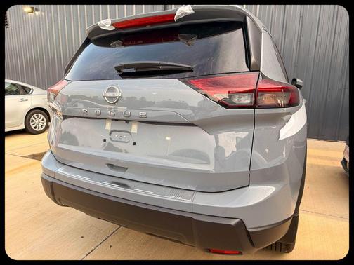 Boulder Gray Pearl 2026 Nissan Rogue SV