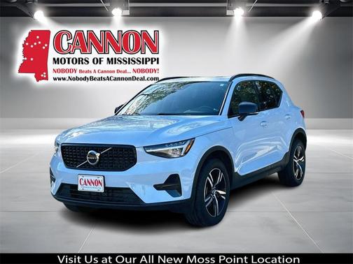 2024 Volvo XC40 B5 Core